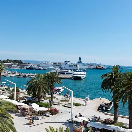 Roko Luxury 1 4* Split