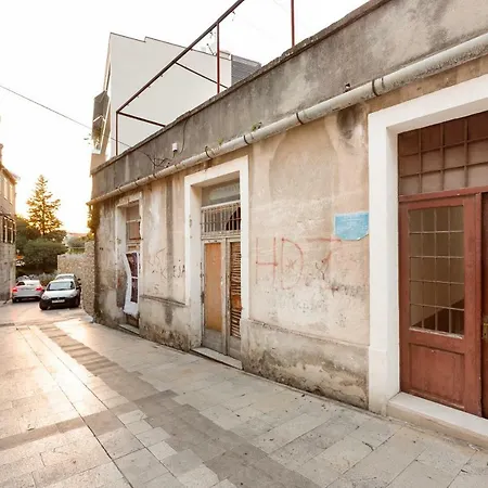 Roko Luxury 1 Guest house 4*