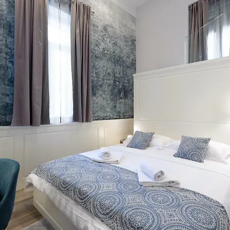 Roko Luxury 1